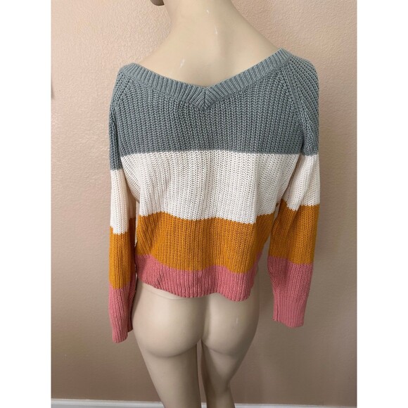 Colorblock V-Neck Sweater - Picture 5 of 8